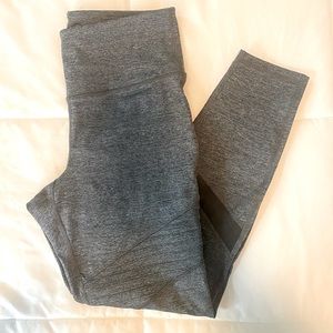 *LIKE NEW* Old Navy Active Go-Dry Size Large Gray Moto Leggings